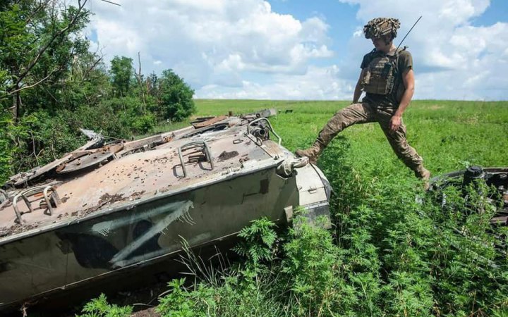 Наші хлопці титани: знищили 200 машин за день, росіяни поставили “рекорд” із втрат техніки на шляху до Покровська