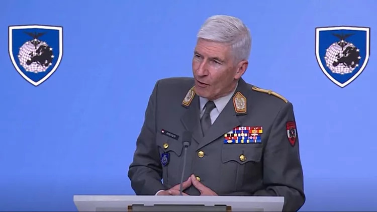 Євросоюз цього року планує подвоїти поставки Україні боєприпасів великого калібру, – голова військового комітету Брігер